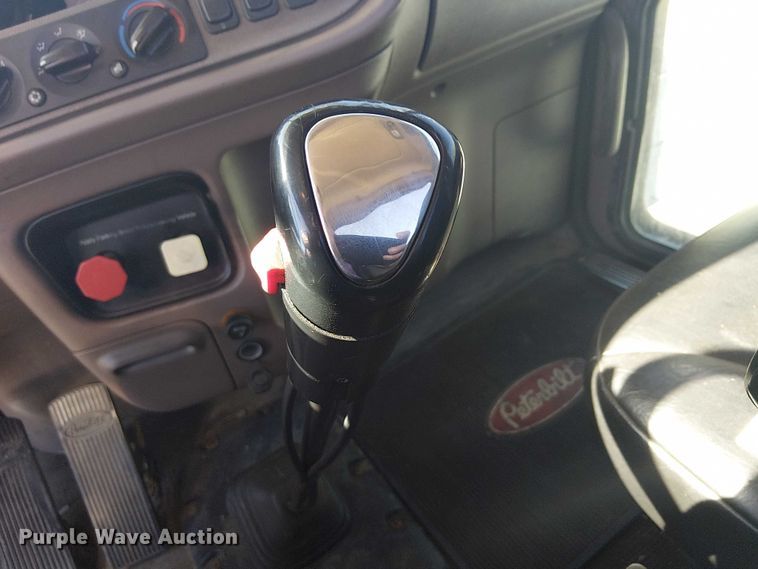 image for item DJ7898 2012 Peterbilt 389 semi truck