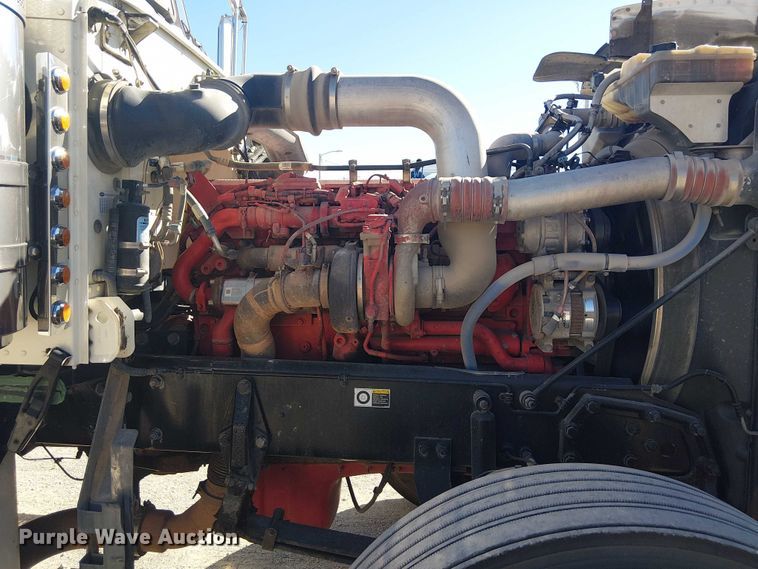 image for item DJ7898 2012 Peterbilt 389 semi truck