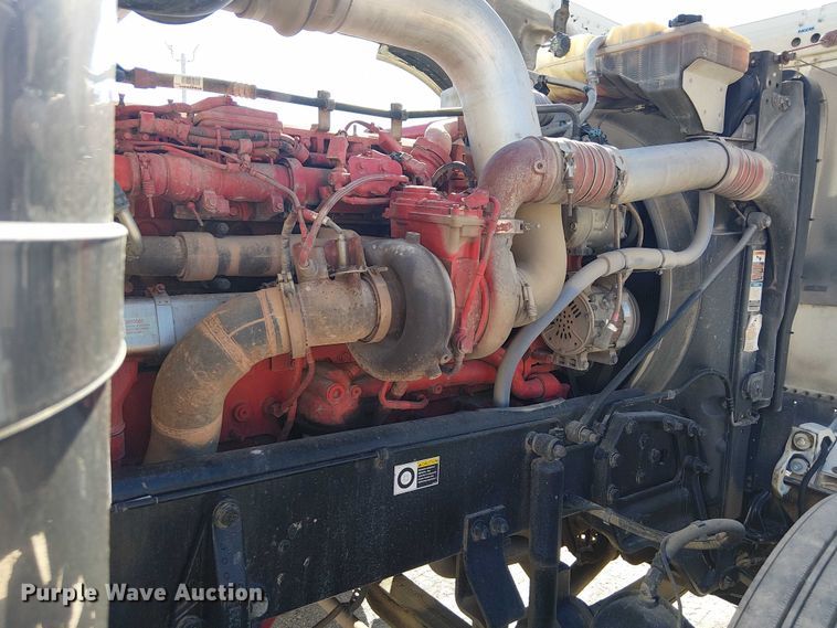 image for item DJ7898 2012 Peterbilt 389 semi truck