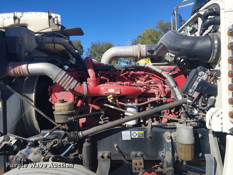 image for item DJ7898 2012 Peterbilt 389 semi truck