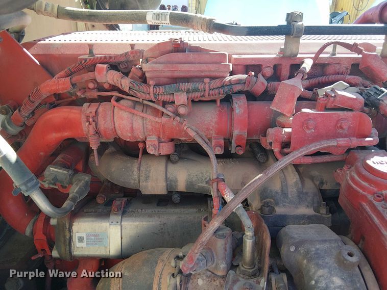 image for item DJ7898 2012 Peterbilt 389 semi truck