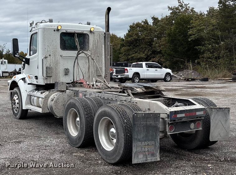 image for item DJ7910 2016 Peterbilt 567 semi truck