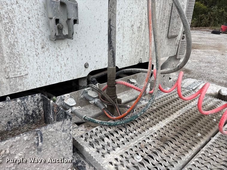 image for item DJ7910 2016 Peterbilt 567 semi truck