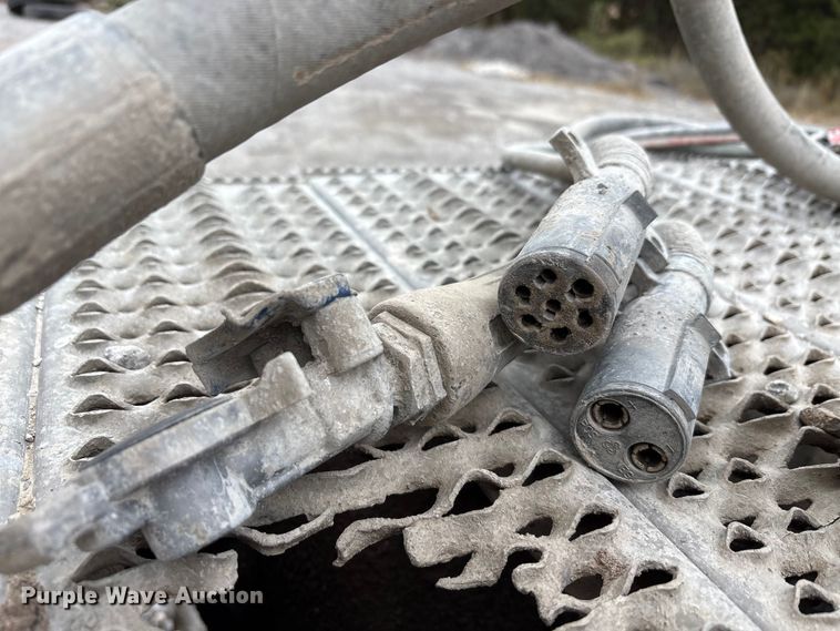 image for item DJ7910 2016 Peterbilt 567 semi truck