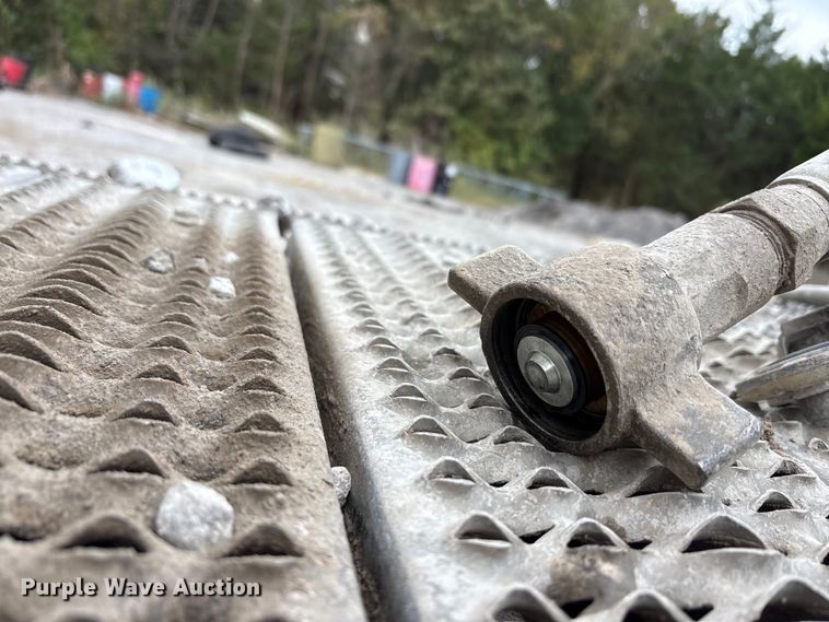 image for item DJ7910 2016 Peterbilt 567 semi truck