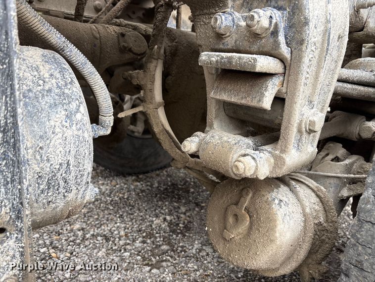 image for item DJ7910 2016 Peterbilt 567 semi truck