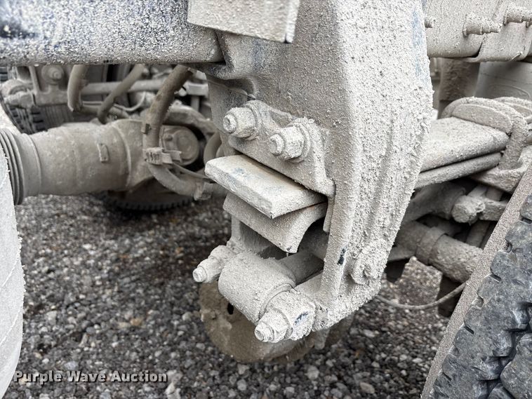 image for item DJ7910 2016 Peterbilt 567 semi truck