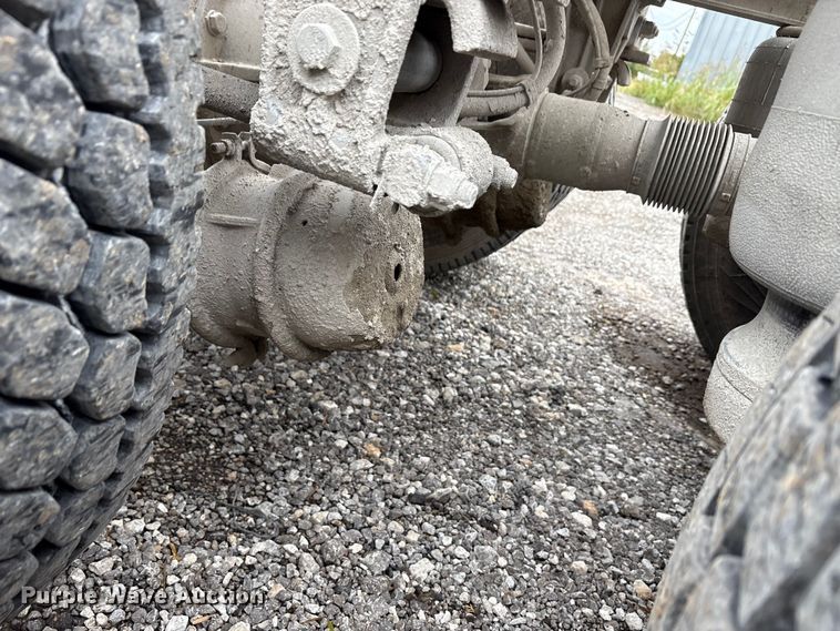 image for item DJ7910 2016 Peterbilt 567 semi truck