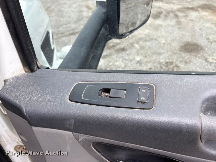 image for item DJ7910 2016 Peterbilt 567 semi truck