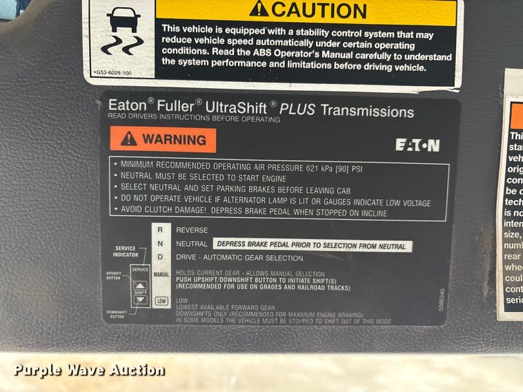 image for item DJ7910 2016 Peterbilt 567 semi truck