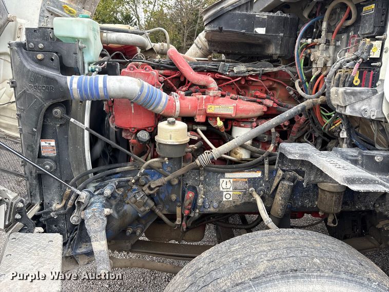 image for item DJ7910 2016 Peterbilt 567 semi truck