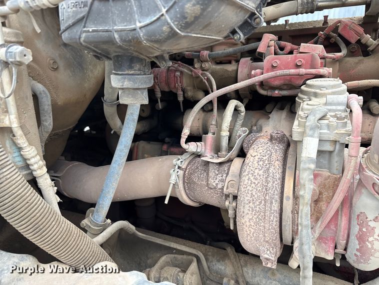 image for item DJ7910 2016 Peterbilt 567 semi truck