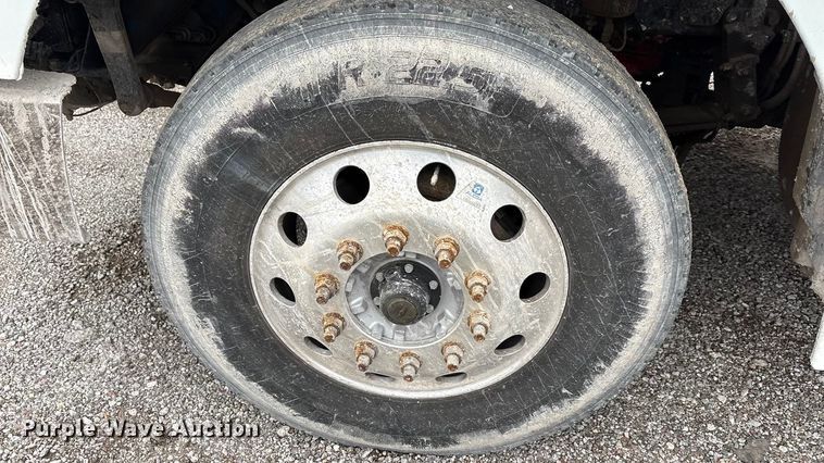 image for item DJ7910 2016 Peterbilt 567 semi truck