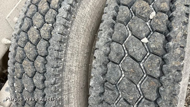 image for item DJ7910 2016 Peterbilt 567 semi truck