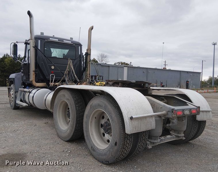 image for item DJ7912 2023 Mack Pinnacle semi truck