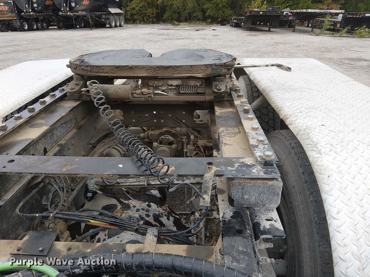 image for item DJ7912 2023 Mack Pinnacle semi truck