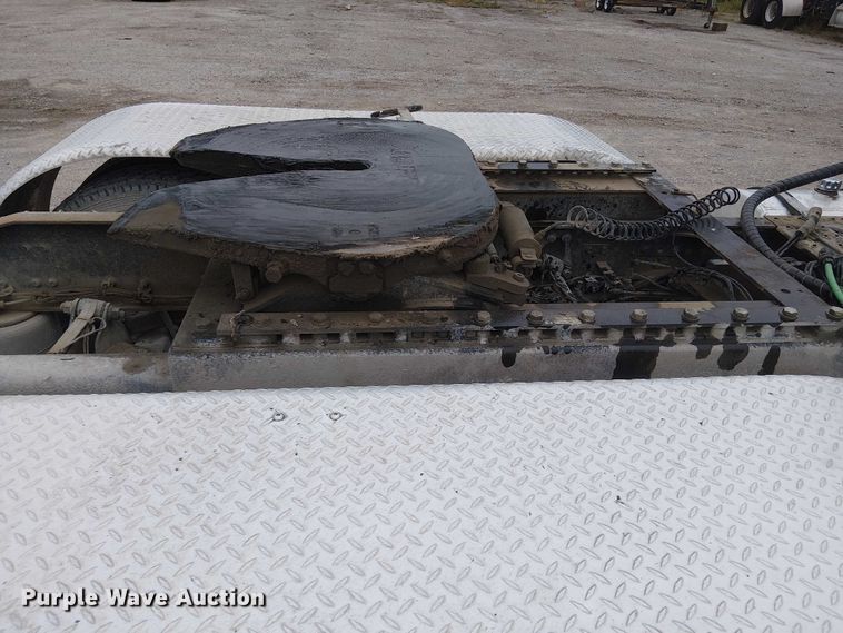 image for item DJ7912 2023 Mack Pinnacle semi truck