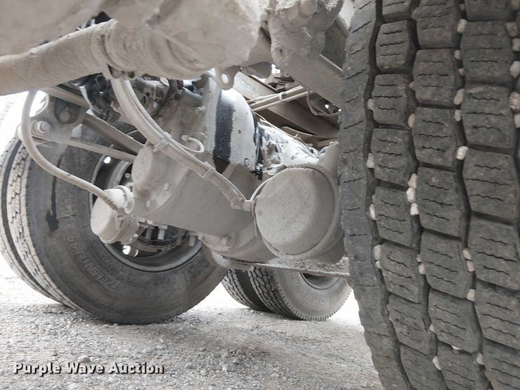 image for item DJ7912 2023 Mack Pinnacle semi truck