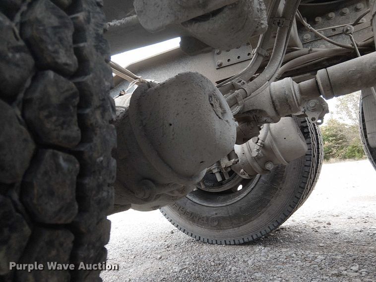 image for item DJ7912 2023 Mack Pinnacle semi truck