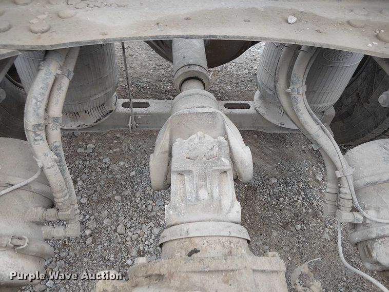 image for item DJ7912 2023 Mack Pinnacle semi truck