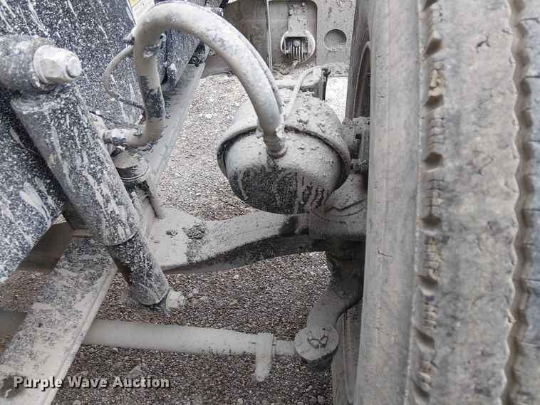 image for item DJ7912 2023 Mack Pinnacle semi truck