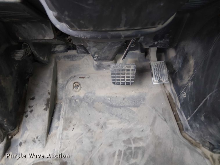 image for item DJ7912 2023 Mack Pinnacle semi truck