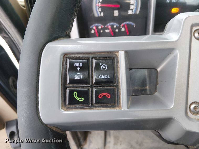 image for item DJ7912 2023 Mack Pinnacle semi truck