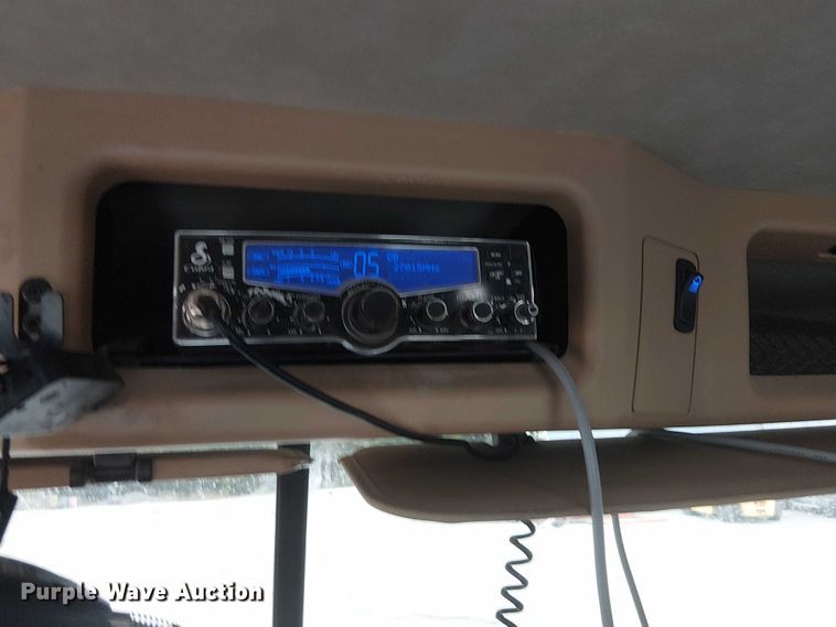 image for item DJ7912 2023 Mack Pinnacle semi truck