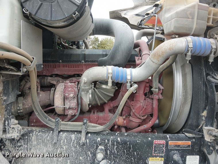 image for item DJ7912 2023 Mack Pinnacle semi truck