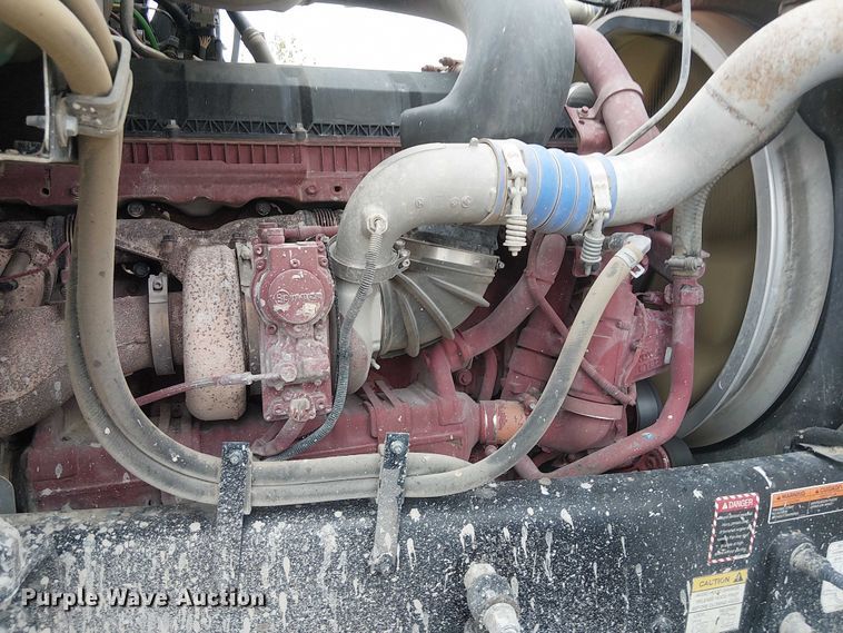 image for item DJ7912 2023 Mack Pinnacle semi truck