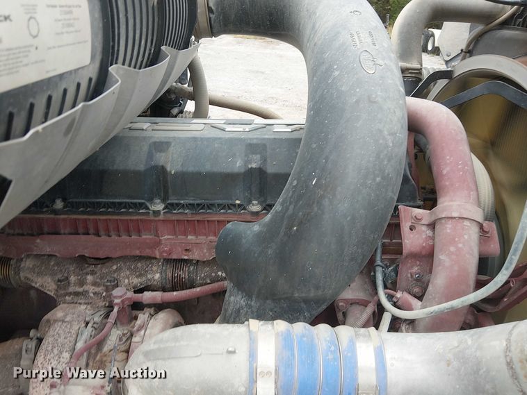 image for item DJ7912 2023 Mack Pinnacle semi truck