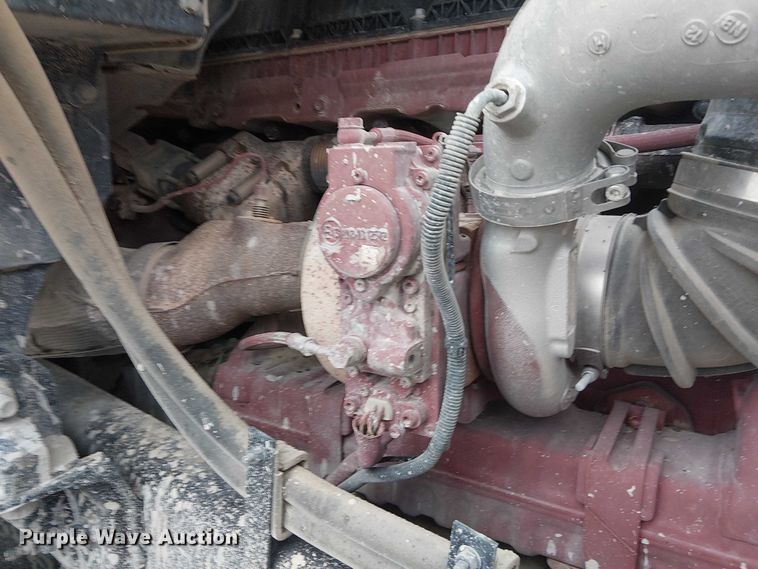 image for item DJ7912 2023 Mack Pinnacle semi truck