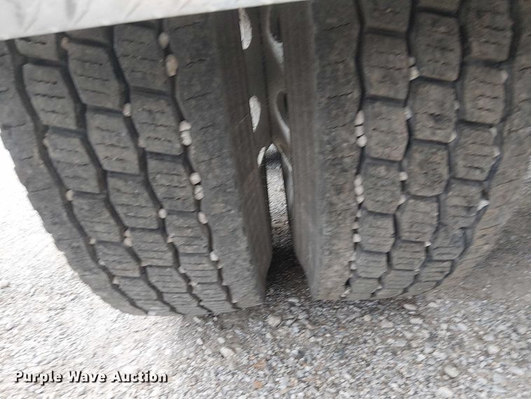 image for item DJ7912 2023 Mack Pinnacle semi truck