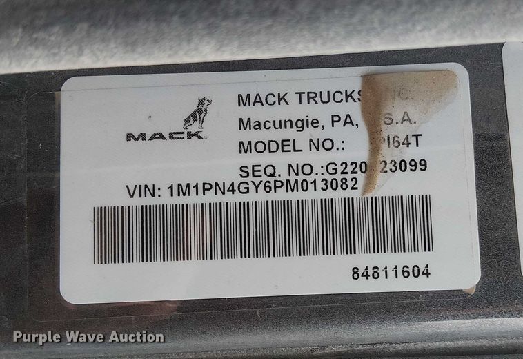 image for item DJ7912 2023 Mack Pinnacle semi truck