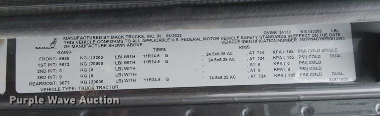 image for item DJ7912 2023 Mack Pinnacle semi truck