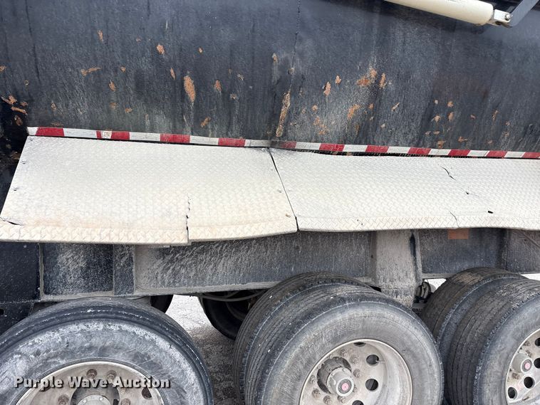 image for item DJ7914 2023 Construction Trailer Specialist HRD 31 QF TRI end dump trailer