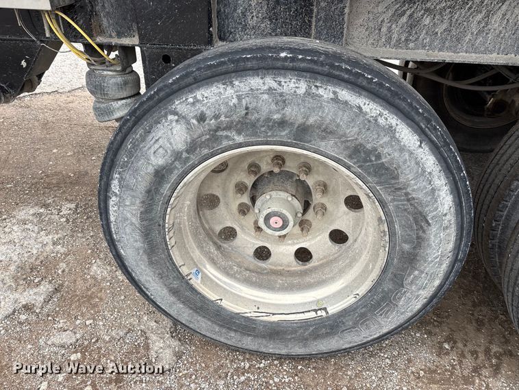 image for item DJ7914 2023 Construction Trailer Specialist HRD 31 QF TRI end dump trailer