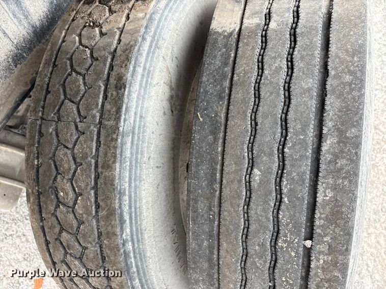 image for item DJ7914 2023 Construction Trailer Specialist HRD 31 QF TRI end dump trailer