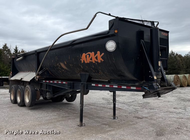 image for item DJ7917 2023 Construction Trailer Specialist HRD 31 QF TRI end dump trailer