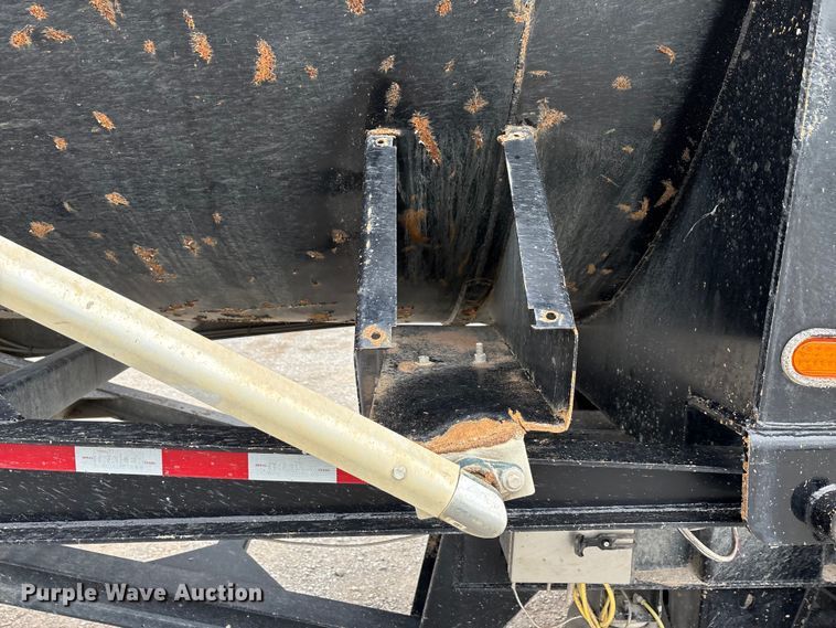 image for item DJ7917 2023 Construction Trailer Specialist HRD 31 QF TRI end dump trailer