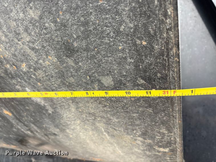 image for item DJ7917 2023 Construction Trailer Specialist HRD 31 QF TRI end dump trailer