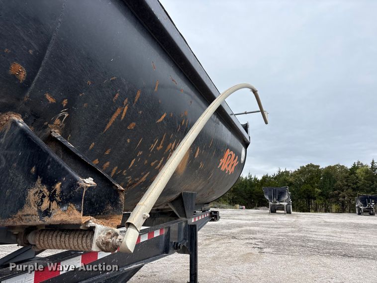 image for item DJ7917 2023 Construction Trailer Specialist HRD 31 QF TRI end dump trailer