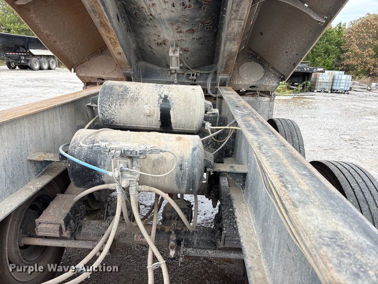 image for item DJ7917 2023 Construction Trailer Specialist HRD 31 QF TRI end dump trailer