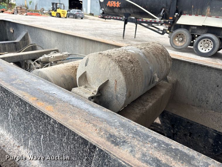 image for item DJ7917 2023 Construction Trailer Specialist HRD 31 QF TRI end dump trailer