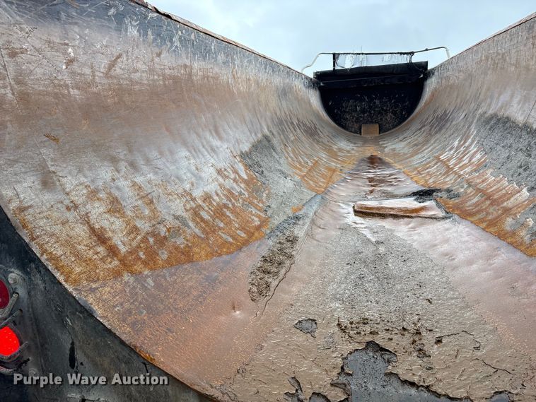 image for item DJ7917 2023 Construction Trailer Specialist HRD 31 QF TRI end dump trailer