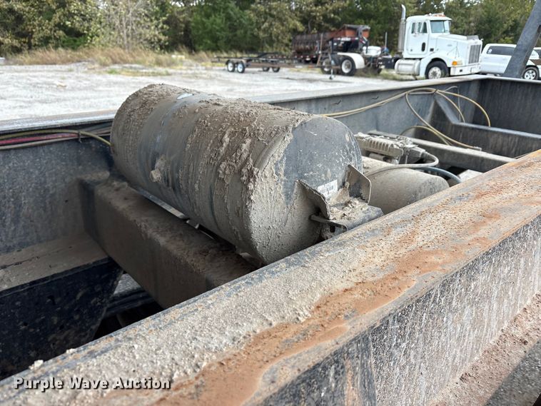 image for item DJ7917 2023 Construction Trailer Specialist HRD 31 QF TRI end dump trailer