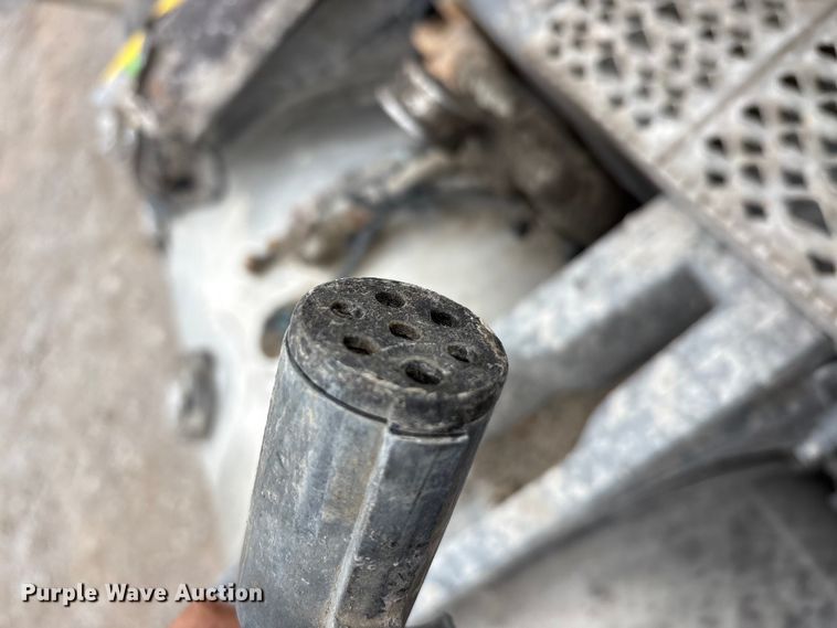 image for item DJ7920 2014 Peterbilt 389 semi truck