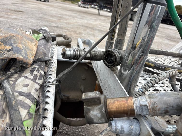 image for item DJ7920 2014 Peterbilt 389 semi truck