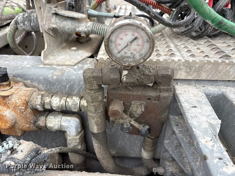 image for item DJ7920 2014 Peterbilt 389 semi truck