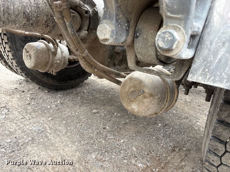 image for item DJ7920 2014 Peterbilt 389 semi truck